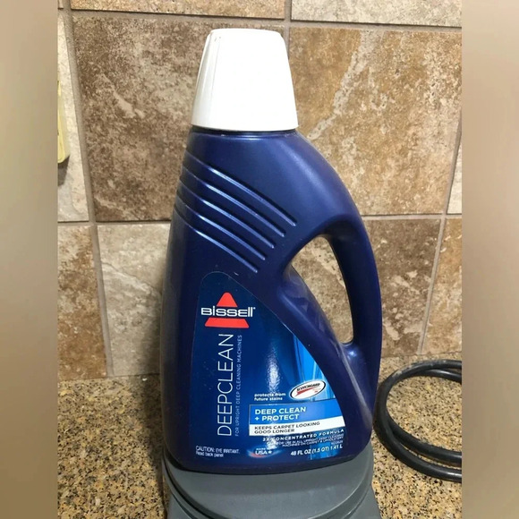 BISSELL DEEP CLEAN SCOTCHGUARD CARPET CLEANER OLDER FORMULA - Picture 1 of 4
